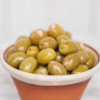 Olives Stuffed with Garlic ()